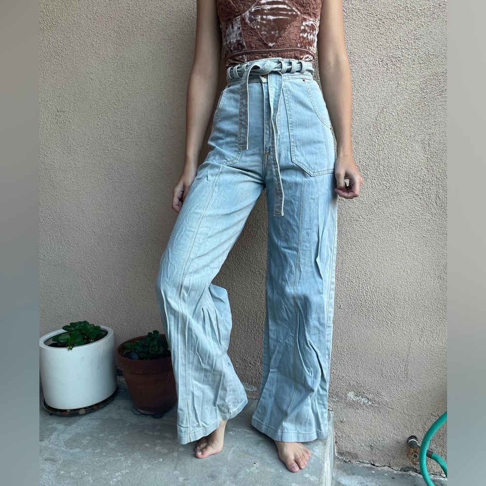Jainesse High rise high Waisted Wideleg light wash denim jean flare vintage belt